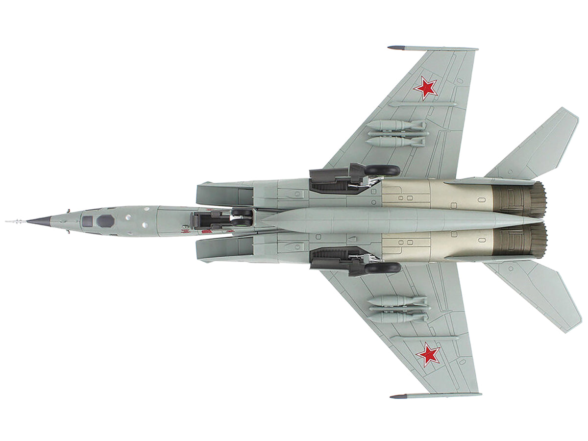 Mikoyan-Gurevich MiG-25RBT Aircraft "Red 46 47th Guards Reconnaissance Aviation Regiment 2nd Squadron" (2001) Russian Air Force "Air Power Series" 1/72 Diecast Model by Hobby Master - image 4