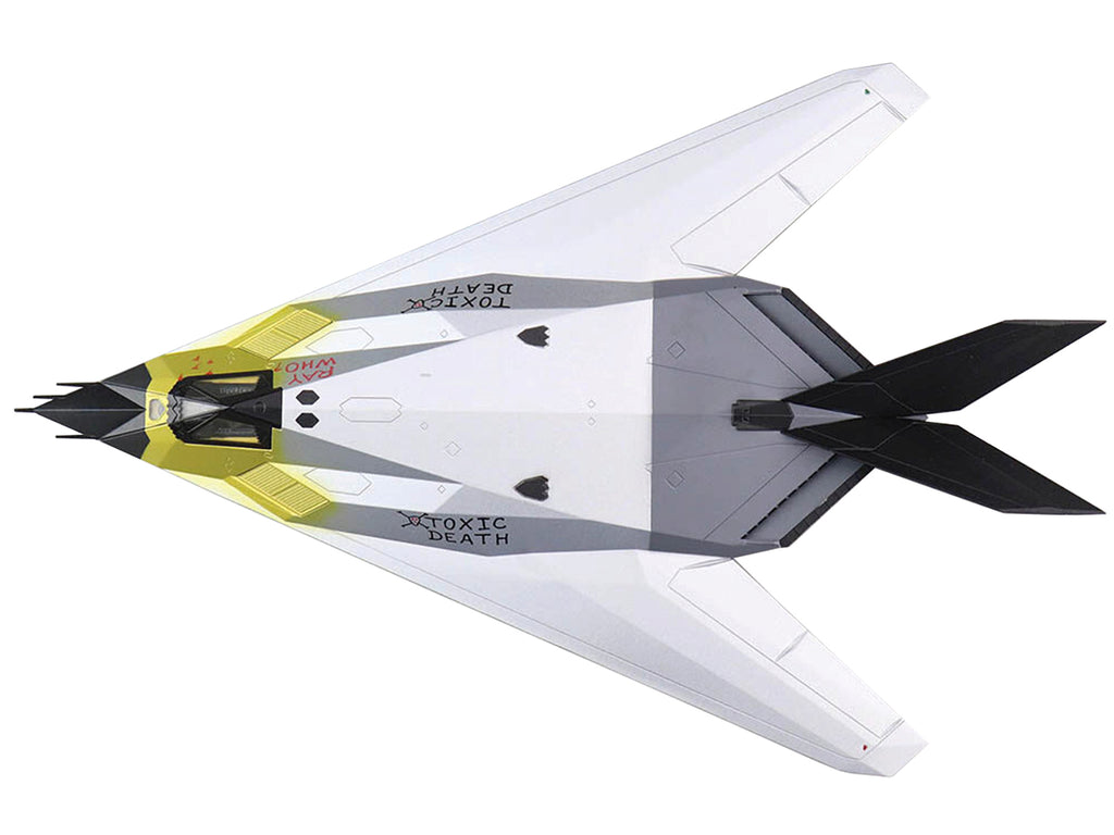 Lockheed F-117A Nighthawk Stealth Aircraft "Toxic Death" (1991) "Air Power Series" 1/72 Diecast Model by Hobby Master - image 3