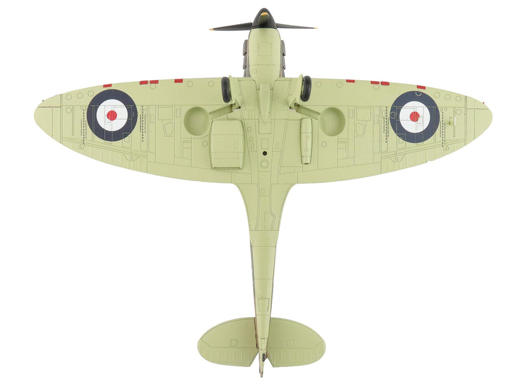 Supermarine Spitfire Mk.1a Fighter Aircraft "X4009 Flight Lieutenant P.C. Hughes" (1940) British Royal Air Force "Air Power Series" 1/48 Diecast Model by Hobby Master - image 4