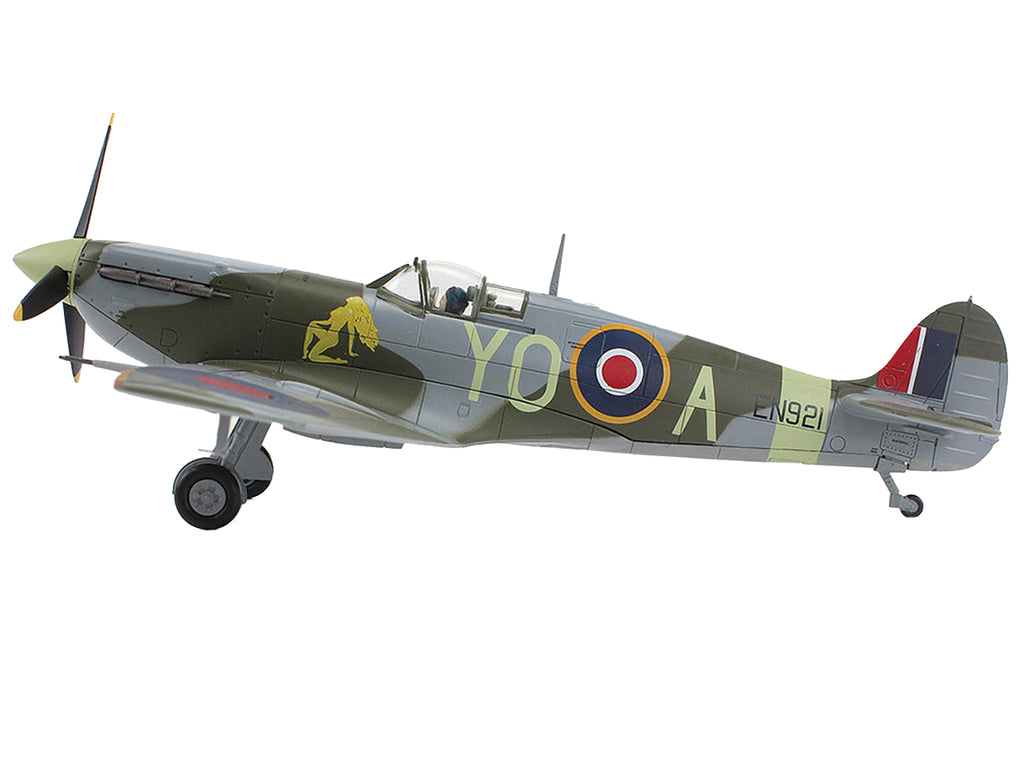 Supermarine Spitfire Mk Vb Fighter Aircraft "EN921 Flying Officer Jack Sheppard No. 401 Squadron" (1943) Royal Canadian Air Force "Air Power Series" 1/48 Diecast Model by Hobby Master - image 2