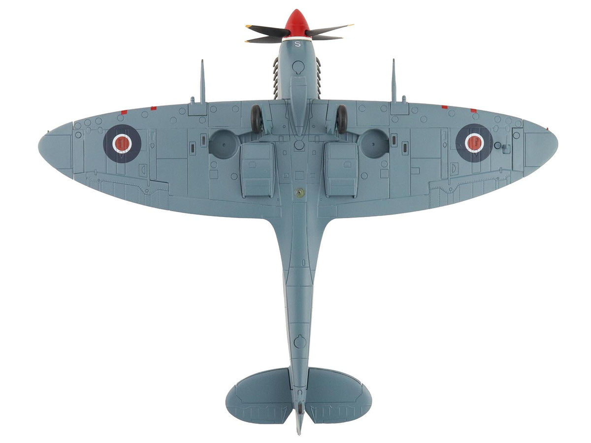 Supermarine Spitfire Mk IXc Fighter Aircraft "MA466 BQ-S No. 451 Squadron Corsica" (1944) Royal Australian Air Force "Air Power Series" 1/48 Diecast Model by Hobby Master - image 4
