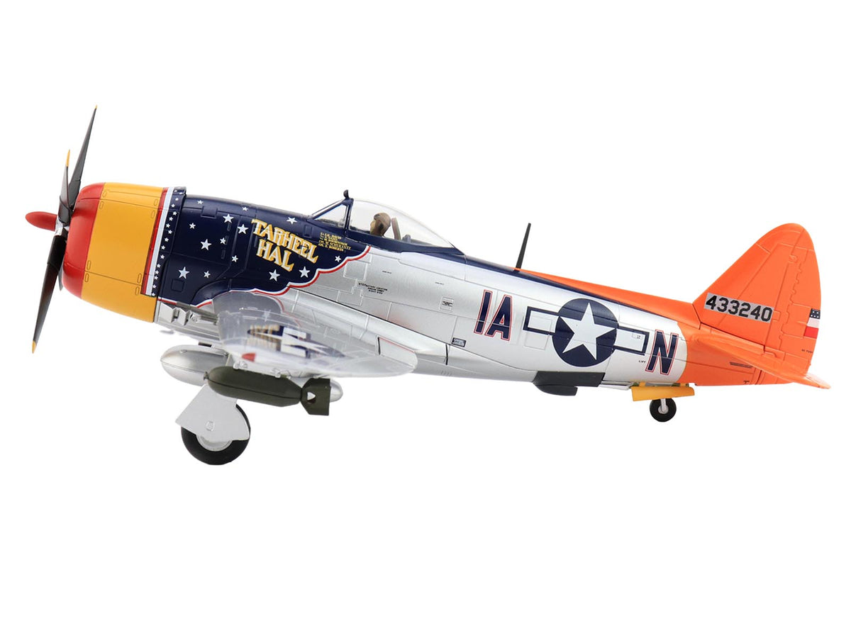 Republic P-47D Thunderbolt Aircraft "Tarheel Hal Lt. 'Ike' David 66 FS 358 FG" (1945) United States Army Air Forces "Air Power Series" 1/48 Diecast Model by Hobby Master - image 2