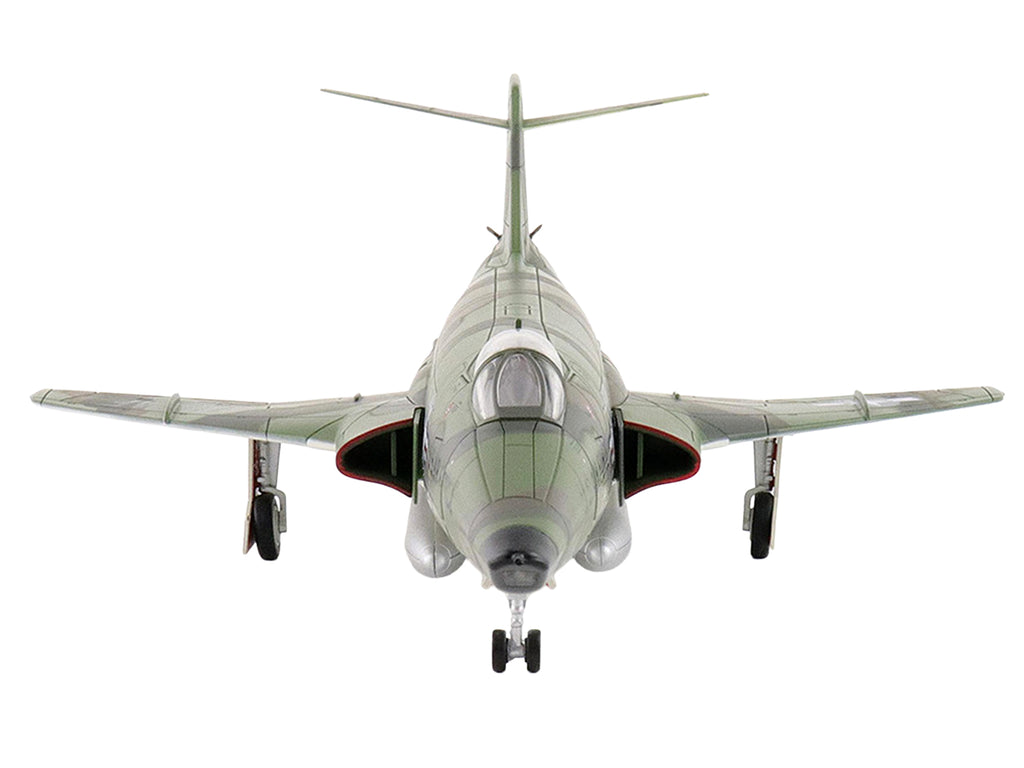 McDonnell RF-101A Voodoo Fighter Aircraft "54-1512 363rd Tactical Reconnaissance Wing Udorn Royal Thai Air Force Base" (1965) United States Air Force "Air Power Series" 1/72 Diecast Model by Hobby Master - image 3
