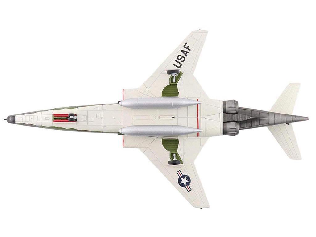 McDonnell RF-101A Voodoo Fighter Aircraft "54-1512 363rd Tactical Reconnaissance Wing Udorn Royal Thai Air Force Base" (1965) United States Air Force "Air Power Series" 1/72 Diecast Model by Hobby Master - image 5