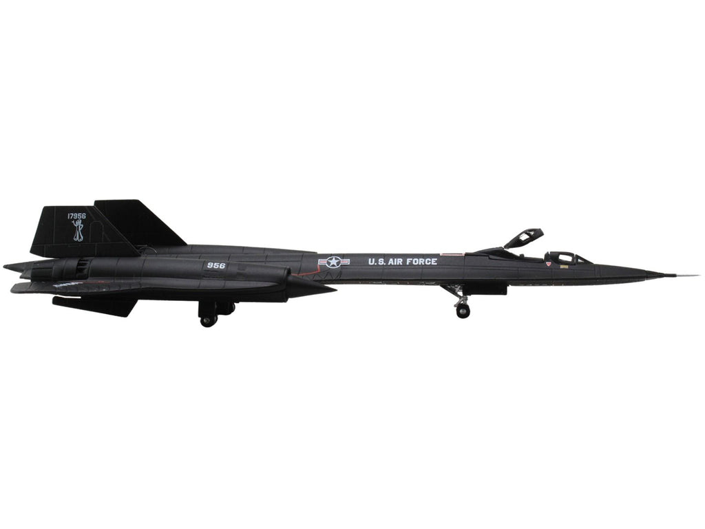 Lockheed SR-71B Blackbird Stealth Aircraft "9th Strategic Reconnaissance Wing Beale Air Base Gumby" United States Air Force 1/200 Diecast Model Airplane by Herpa - image 2