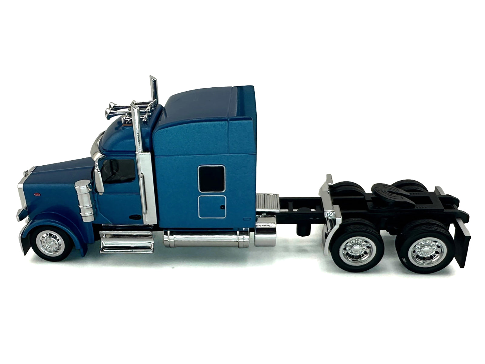 Peterbilt 589 with Stand Up Sleeper Cab Blue Metallic 1/87 (HO) Plastic Model Car by HO Logistics - image 2