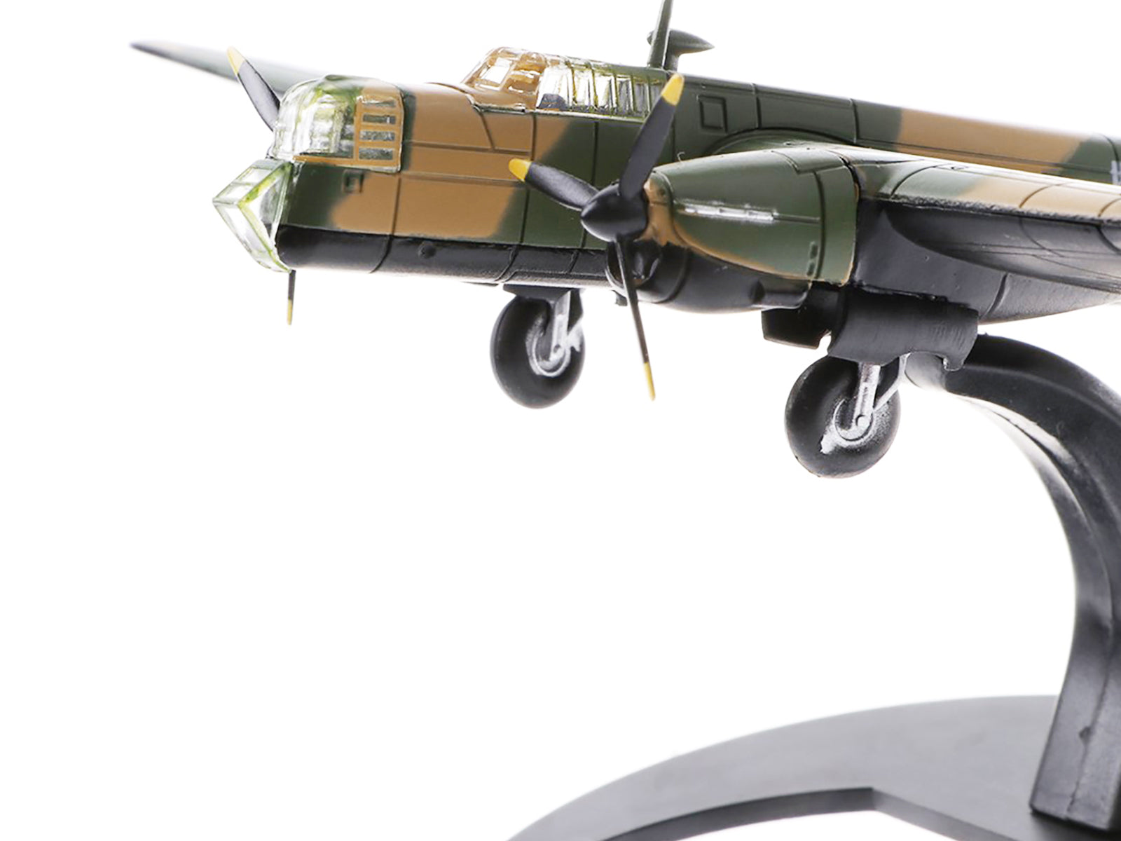 Armstrong Whitworth Whitley Mk.V Bomber Aircraft "No. 102 Squadron RAF Driffield" Royal Air Force (1940) "Planes of World War II" Series 1/144 Diecast Model Airplane by Luppa - image 3