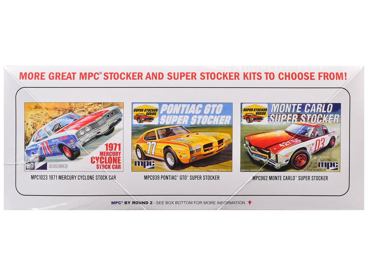 Skill 2 Model Kit 1972 Ford Torino Stock Car "Bobby Isaac" 1/25 Scale Model by MPC - image 2