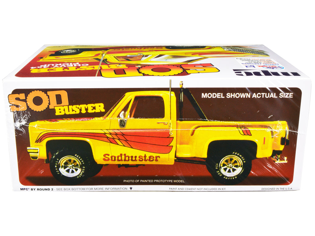 Skill 2 Model Kit 1981 Chevrolet 4x4 Stepside Pickup Truck "Sod Buster" 1/25 Scale Model by MPC - image 2