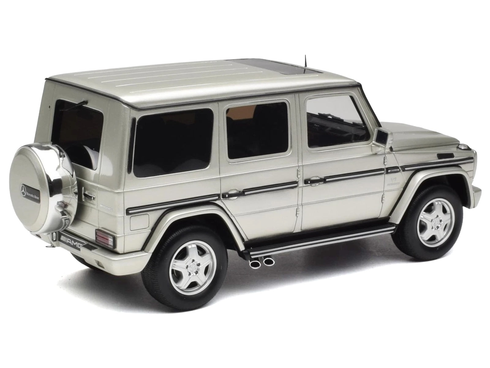 2003 Mercedes-Benz G-Class 55 AMG Iridium Silver Metallic Limited Edition to 999 pieces Worldwide 1/18 Model Car by Otto Mobile - image 5
