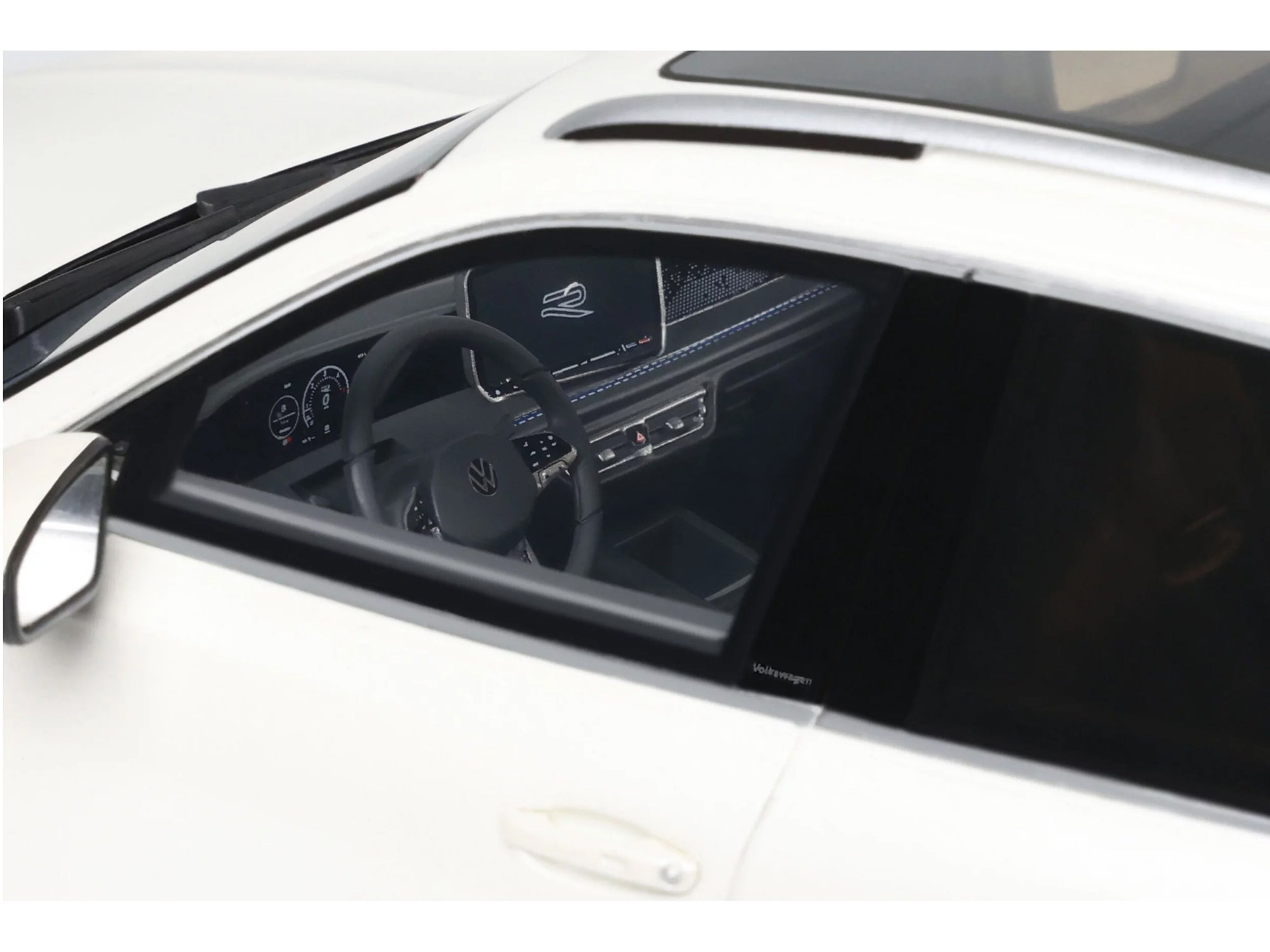 2024 Volkswagen Tiguan E Tsi R-Line Oryx White Pearl Limited Edition to 999 pieces Worldwide 1/18 Model Car by Otto Mobile - image 2
