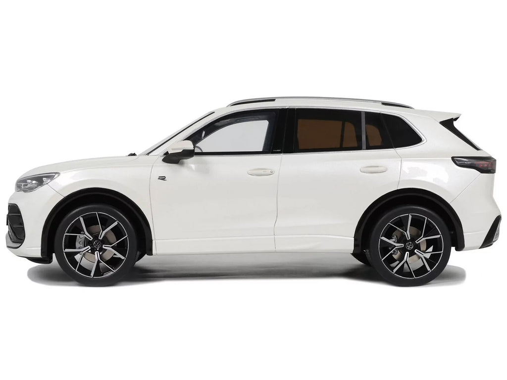 2024 Volkswagen Tiguan E Tsi R-Line Oryx White Pearl Limited Edition to 999 pieces Worldwide 1/18 Model Car by Otto Mobile - image 4
