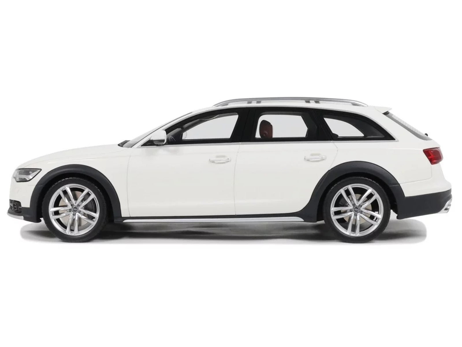 2015 Audi C7 All Road Ibis White 1/18 Model Car by Otto Mobile