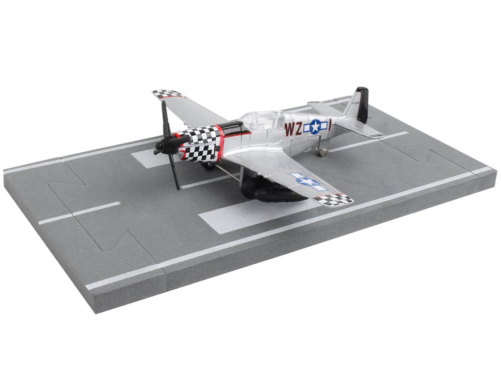 North American P-51 Mustang Fighter Aircraft Silver Metallic "United States Army Air Force" with Runway Section Diecast Model Airplane by Runway24 - image 3