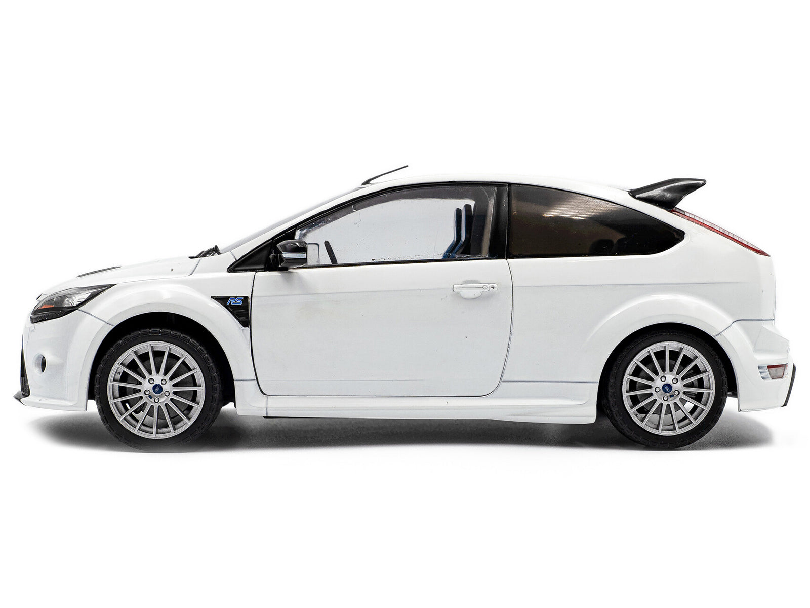 2009 Ford Focus RS MK2 Frozen White 1/18 Diecast Model Car by Solido - image 3