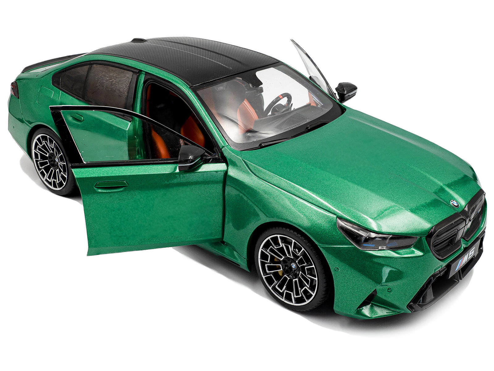 2025 BMW M5 Isle of Man Green Metallic 1/18 Diecast Model Car by Solido - image 2