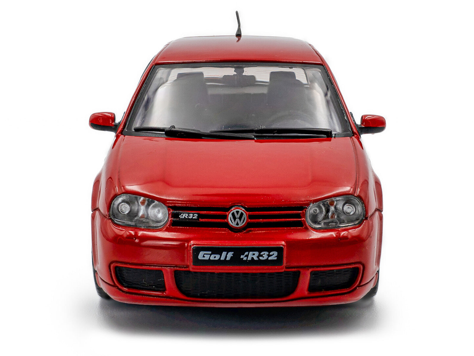 2003 Volkswagen Golf IV R32 Toronto Red 1/43 Diecast Model Car by Solido - image 4