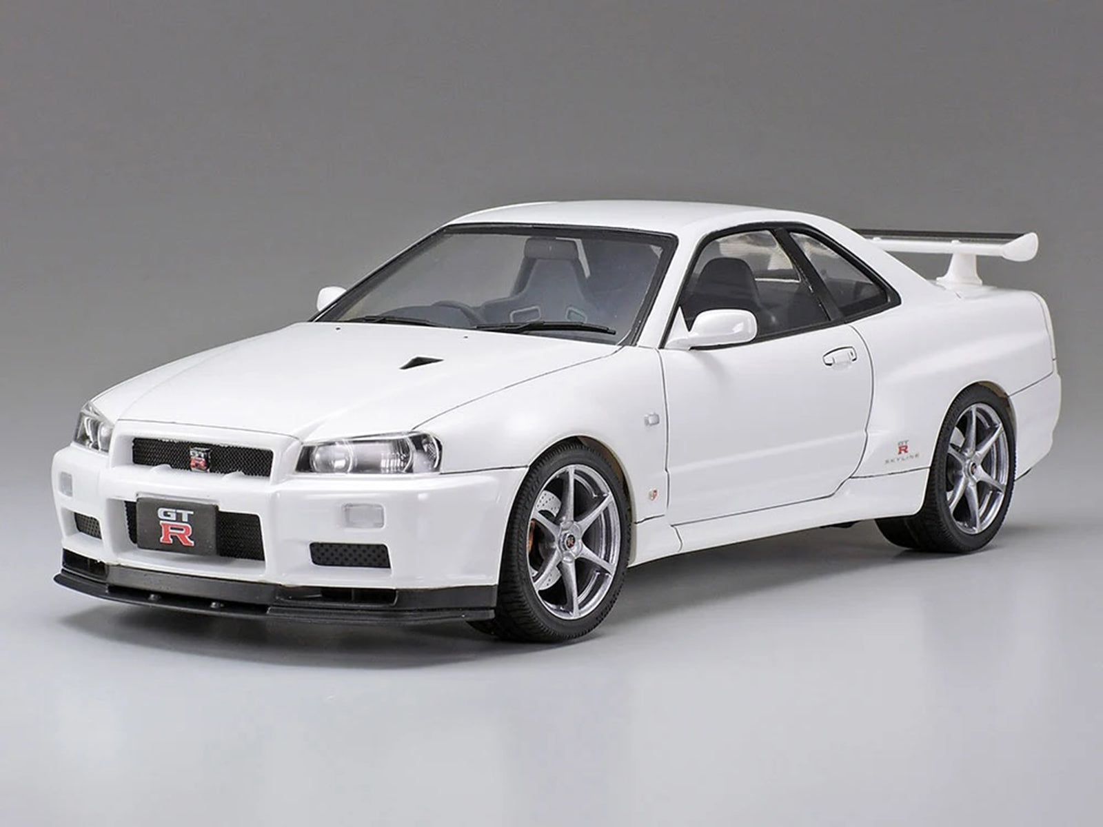 Model Kit Nissan Skyline GT-R (R34) V-Spec II 1/24 Scale Model by Tamiya