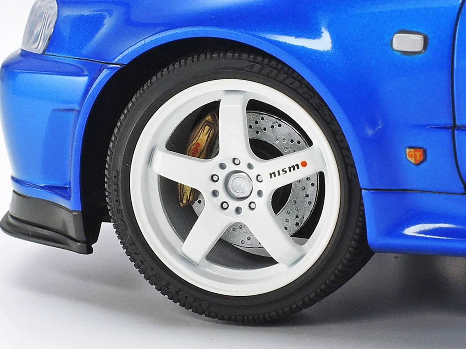 Model Kit Nissan Skyline GT-R (R34) V-Spec II 1/24 Scale Model by Tamiya