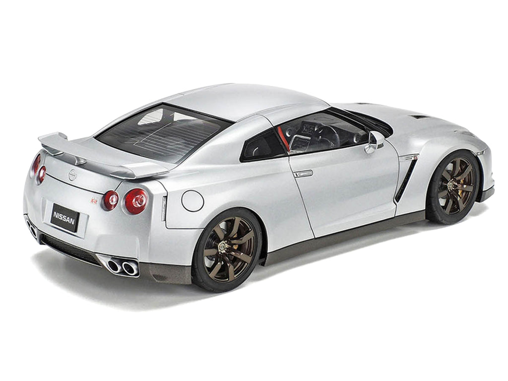 Model Kit Nissan GT-R (R35) 1/24 Scale Model by Tamiya