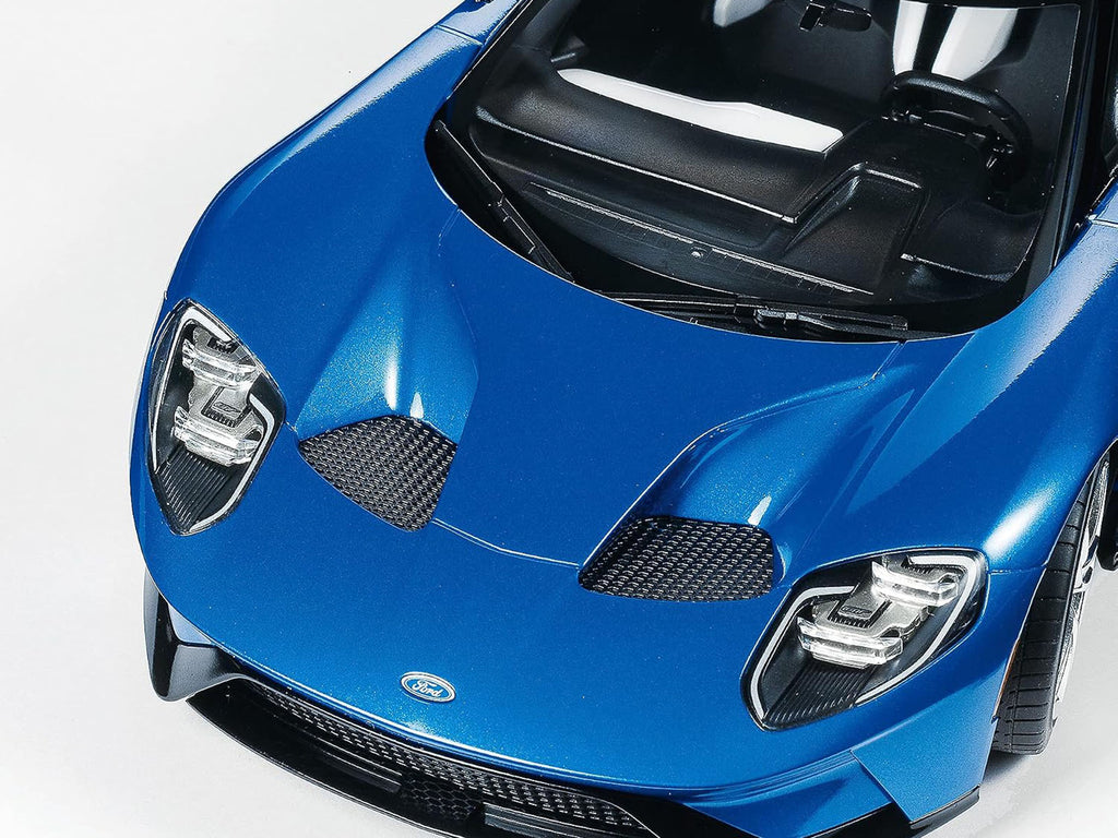 Model Kit Ford GT 1/24 Scale Model by Tamiya
