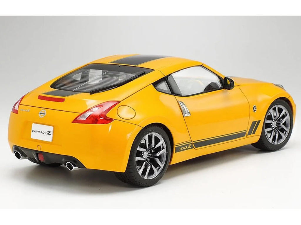 Model Kit Nissan 370Z Heritage Edition 1/24 Scale Model by Tamiya