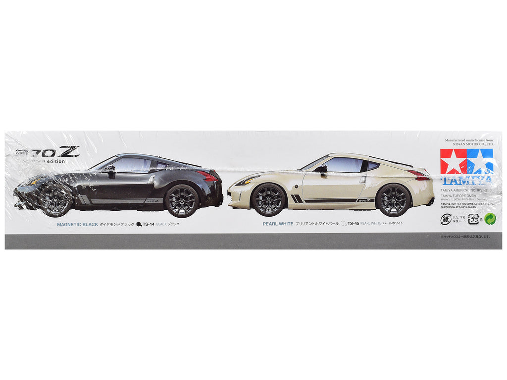 Model Kit Nissan 370Z Heritage Edition 1/24 Scale Model by Tamiya