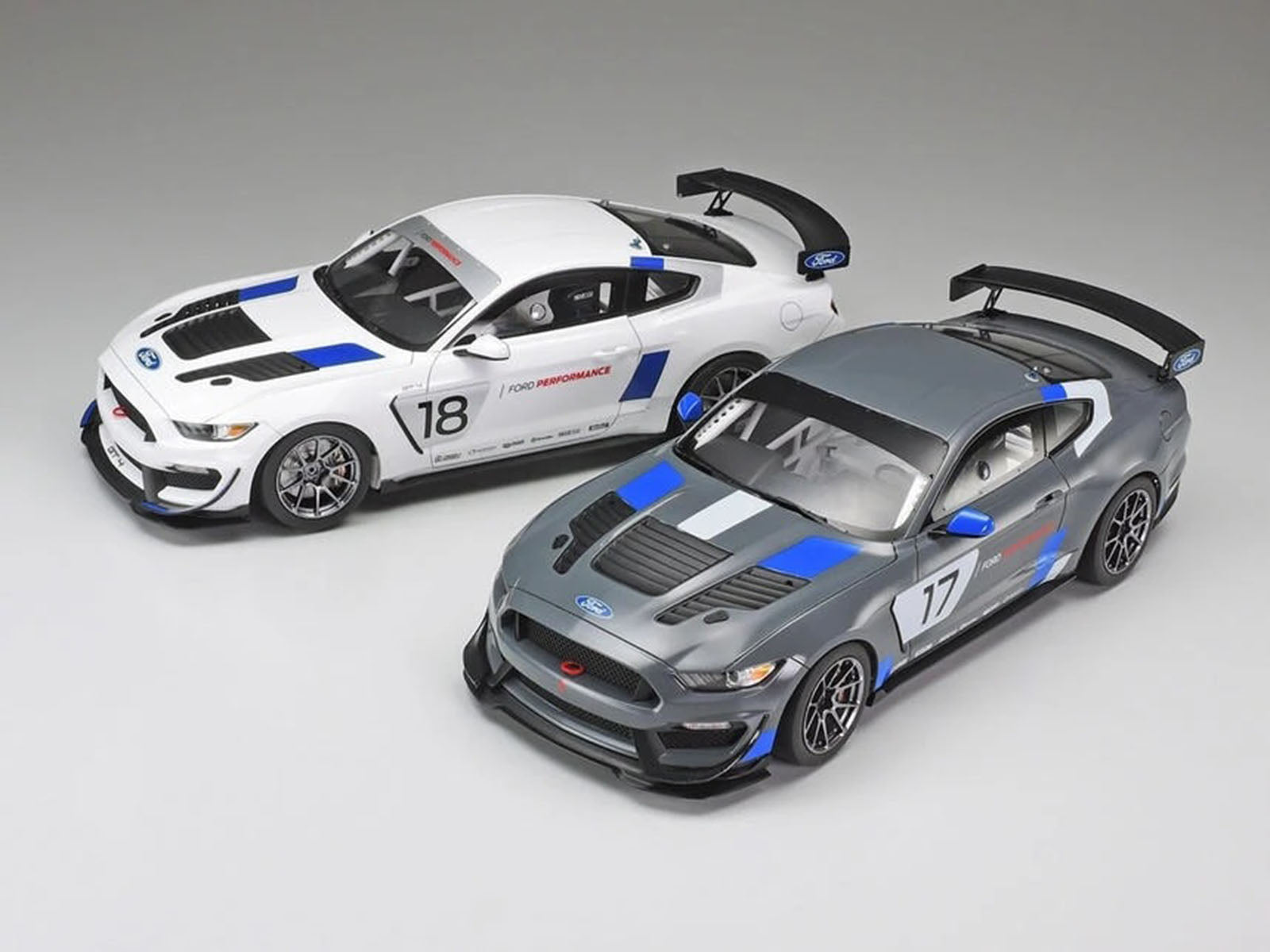 Model Kit Ford Mustang GT4 1/24 Scale Model by Tamiya