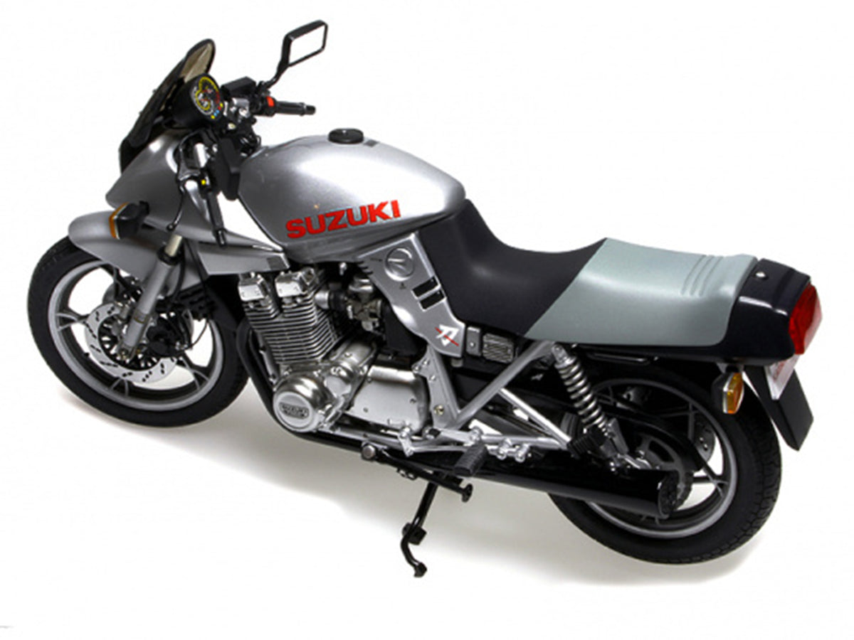 Model Kit Suzuki GSX1100S Katana Motorcycle 1/12 Scale Model by Tamiya - image 3