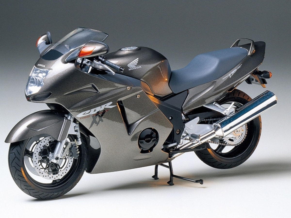 Model Kit Honda CBR 1100XX Motorcycle 1/12 Scale Model by Tamiya - image 2