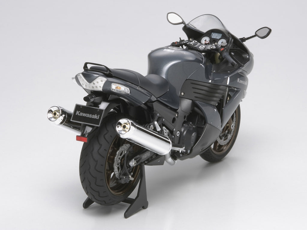 Model Kit Kawasaki ZZR 1400 Motorcycle 1/12 Scale Model by Tamiya - image 4