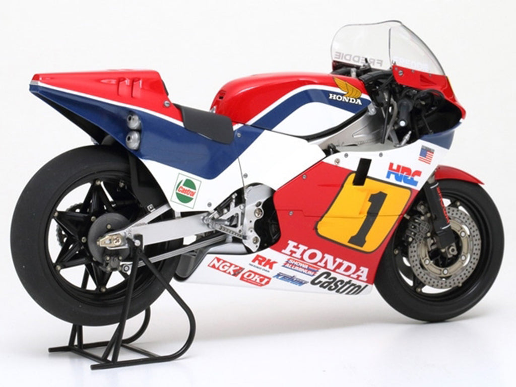 Model Kit Honda NSR500 Motorcycle "500cc Road Racing World Championship" (1983) 1/12 Scale Model by Tamiya - image 3