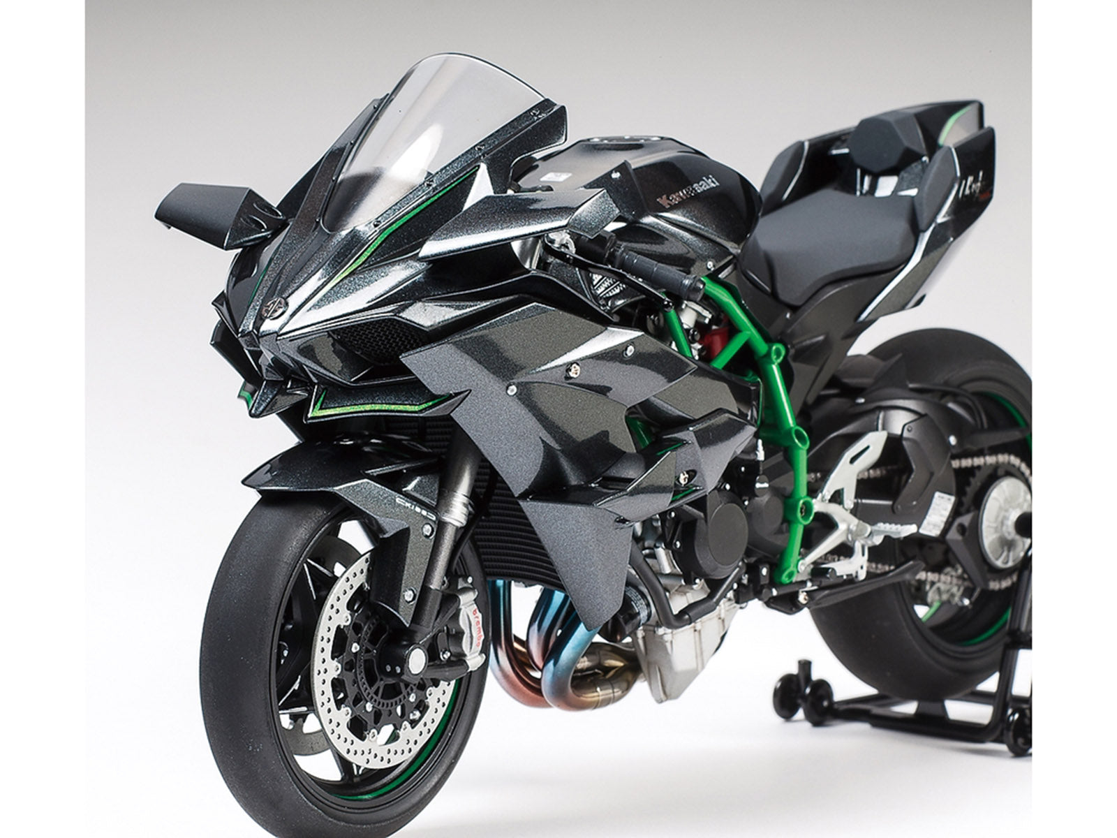 Model Kit Kawasaki Ninja H2R Motorcycle 1/12 Scale Model by Tamiya - image 2