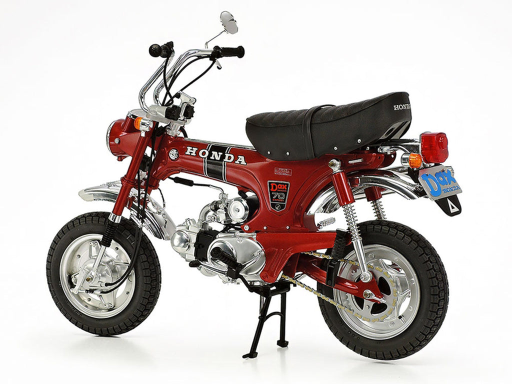 Model Kit Dax Honda Export 70 Motorcycle 1/6 Scale Model by Tamiya - image 3