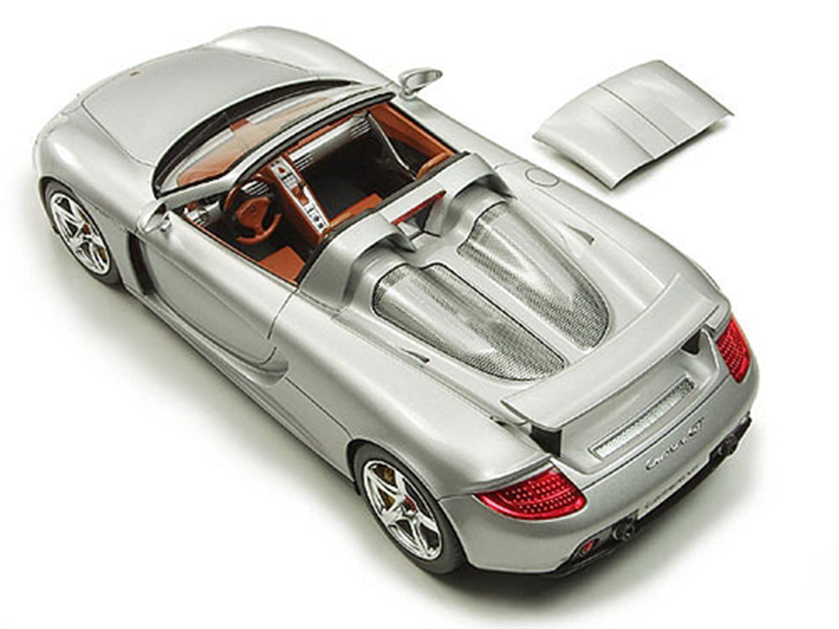 Model Kit Porsche Carrera GT 1/24 Scale Model by Tamiya - image 3