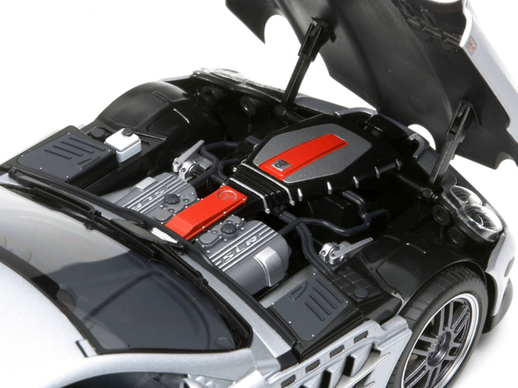 Model Kit Mercedes-Benz SLR McLaren 722 Edition 1/24 Scale Model by Tamiya - image 4