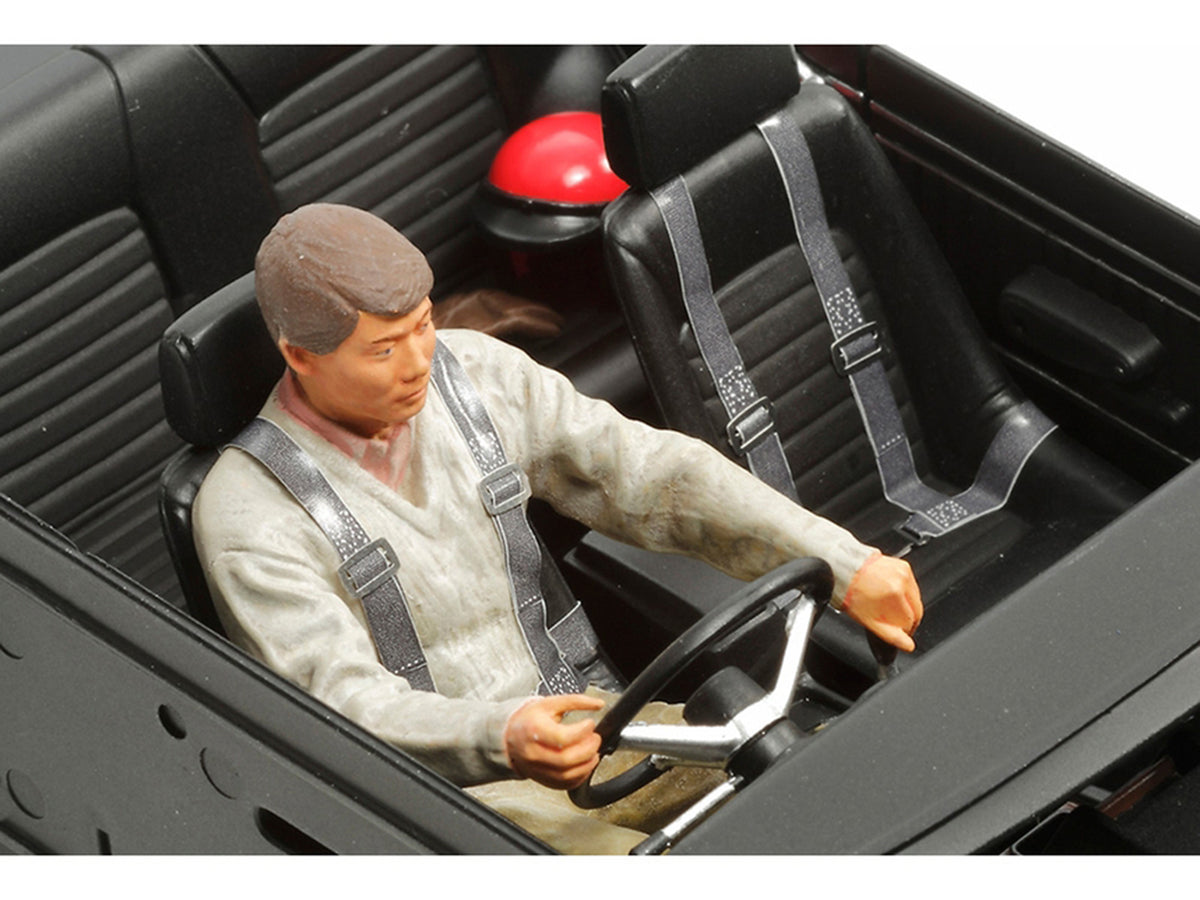 Model Kit Nissan Skyline 2000 GT-R Street-Custom with Figure 1/24 Scale Model by Tamiya - image 3