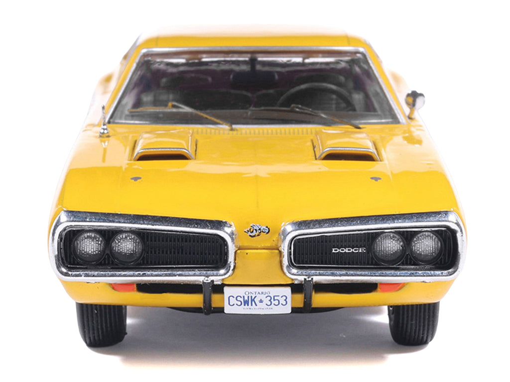 1970 Dodge Coronet Super Bee Yellow with Black Stripes 1/43 Diecast Model by IXO Models - image 3
