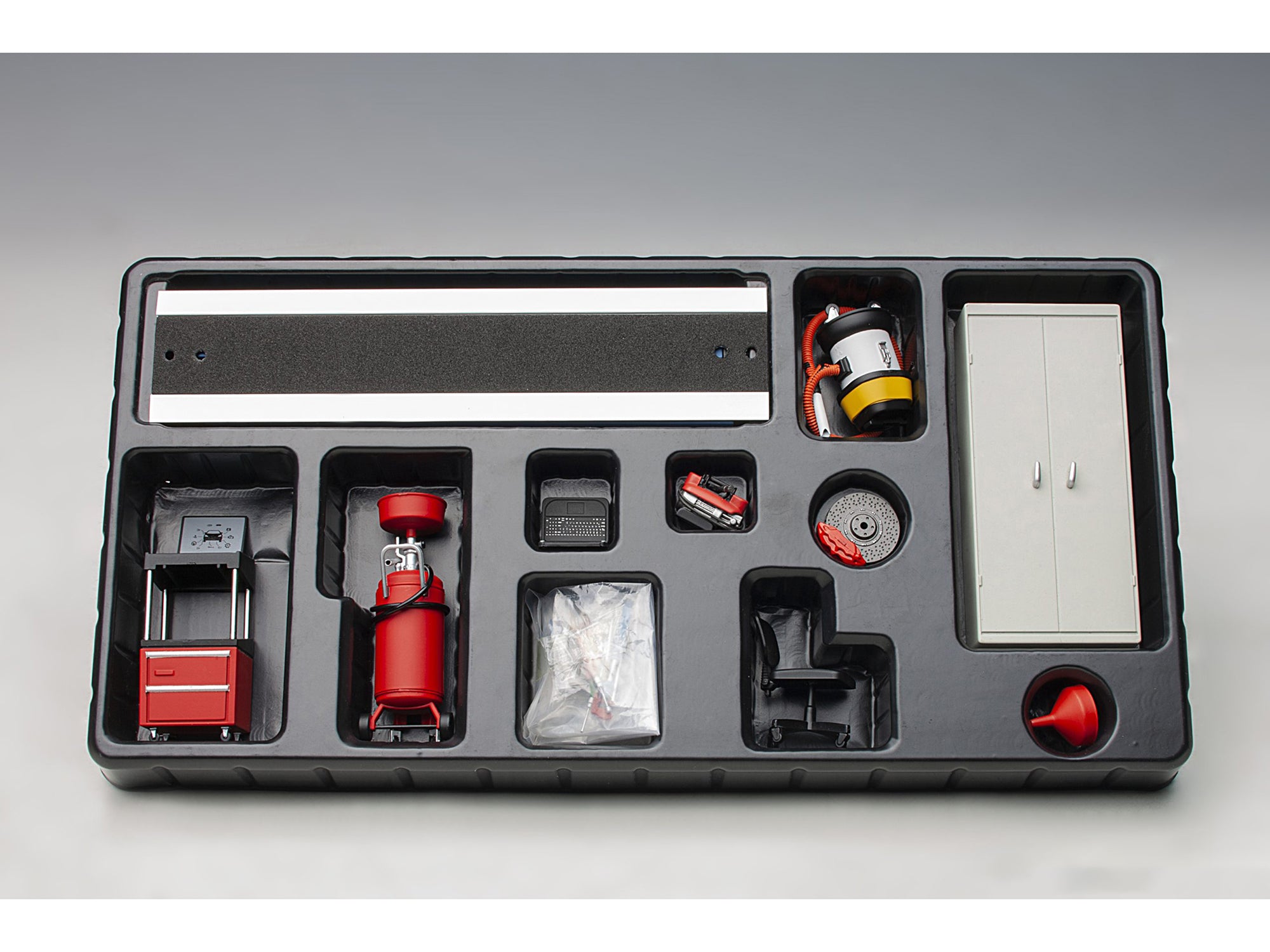 Garage Kit Set (Version 2) for 1/18 scale models by Autoart - image 3