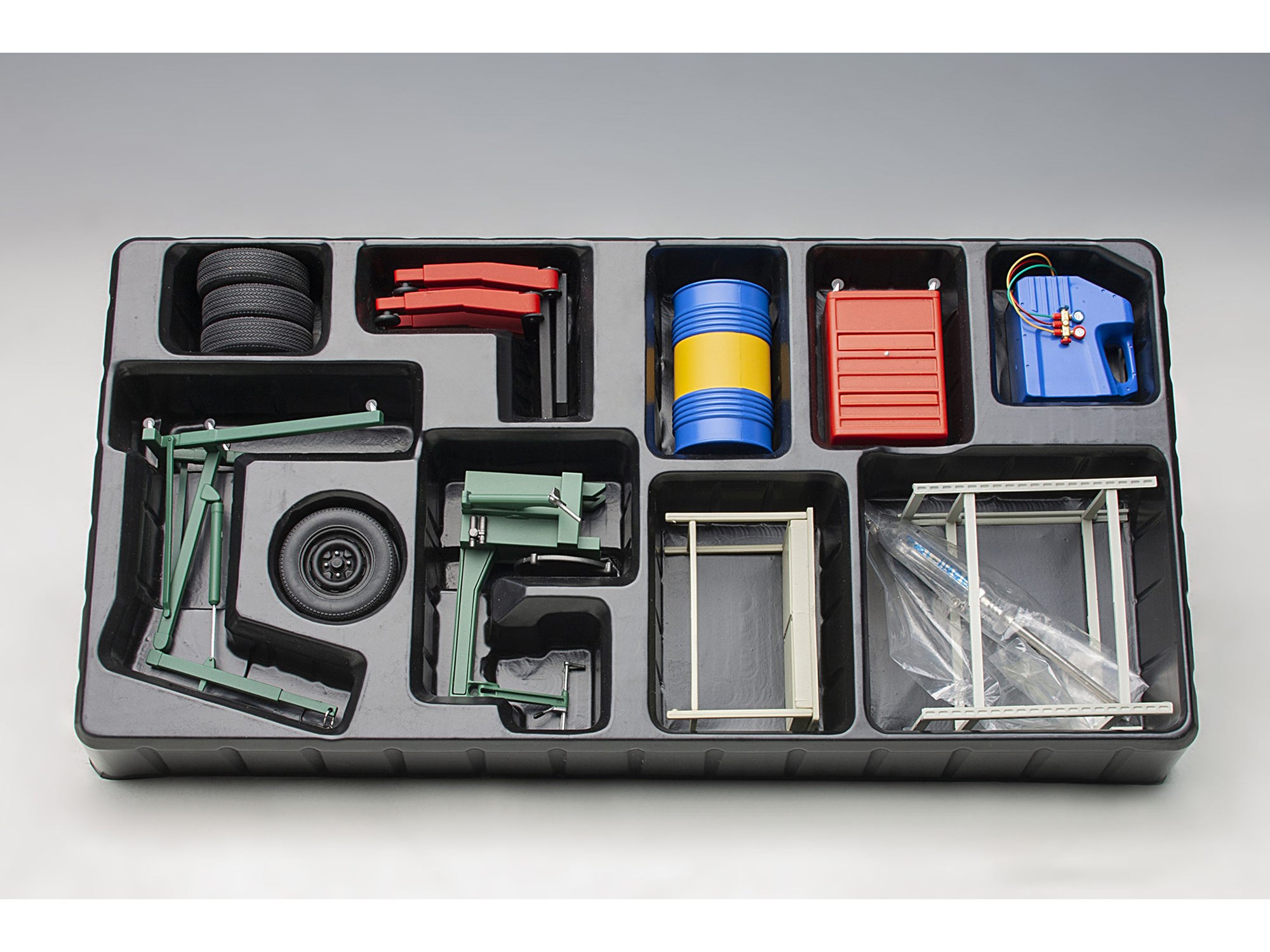 Garage Kit Set (Version 2) for 1/18 scale models by Autoart - image 2