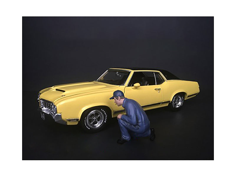 Mechanic Juan with Lug Wrench Figurine for 1/24 Scale Models by American Diorama - image 2
