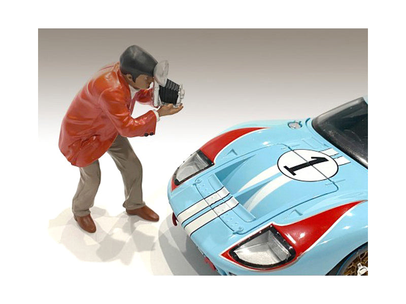 "Race Day 1" Figurine III for 1/18 Scale Models by American Diorama - image 3