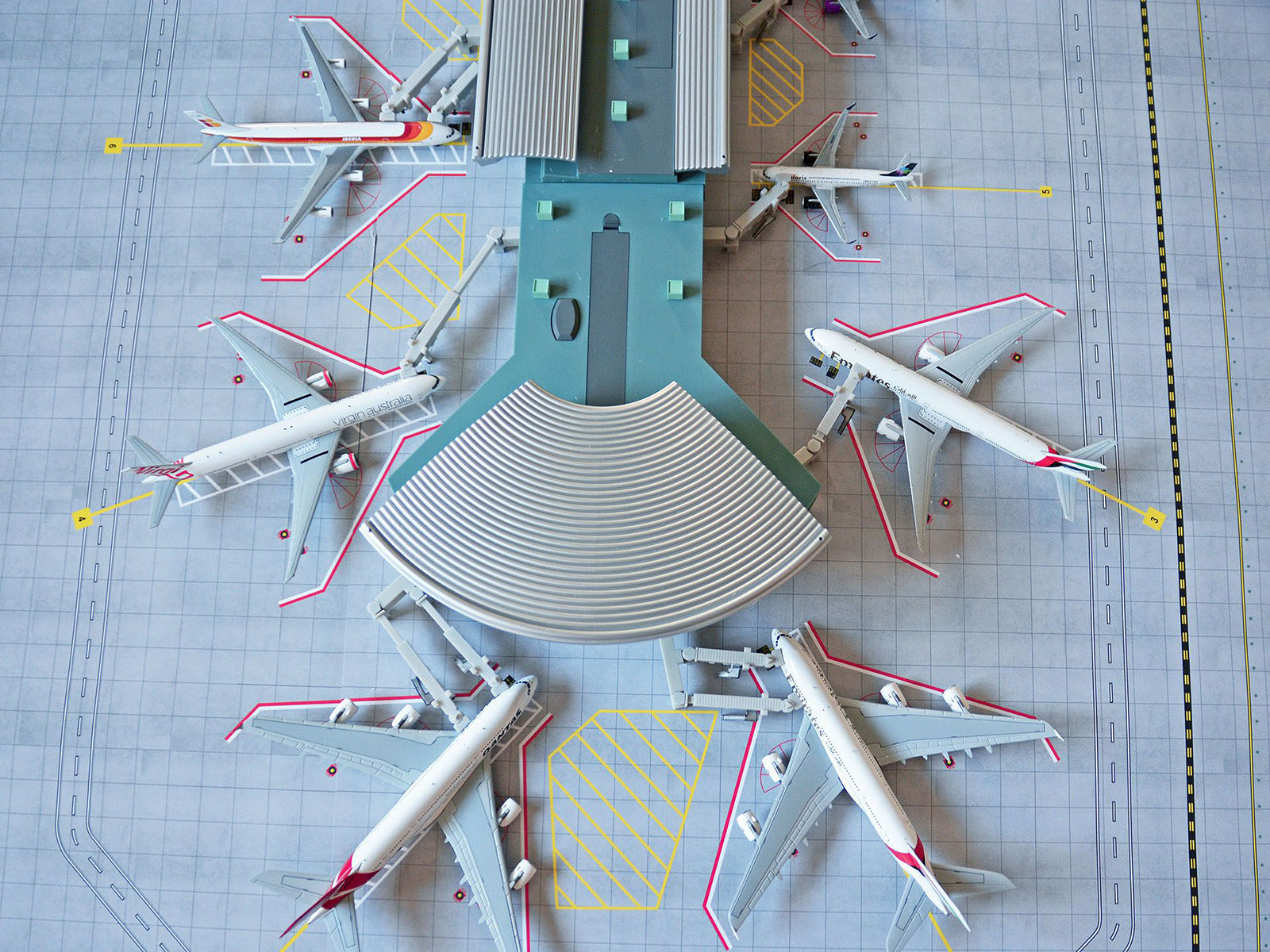 Deluxe Airport Mat for 1/400 Scale Models by GeminiJets - image 3