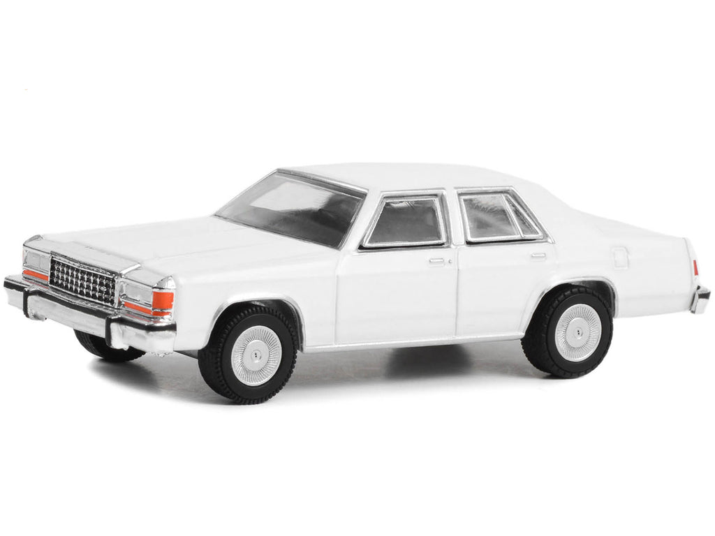 1980-1991 Ford LTD Crown Victoria Police White "Hot Pursuit" "Hobby Exclusive" Series 1/64 Diecast Model Car by Greenlight - image 3