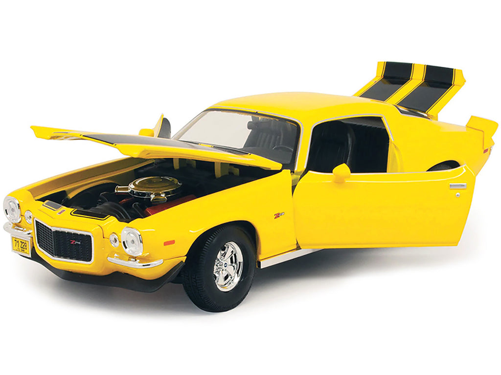 1971 Chevrolet Camaro Yellow with Black Stripes 1/18 Diecast Model Car by Maisto - image 3