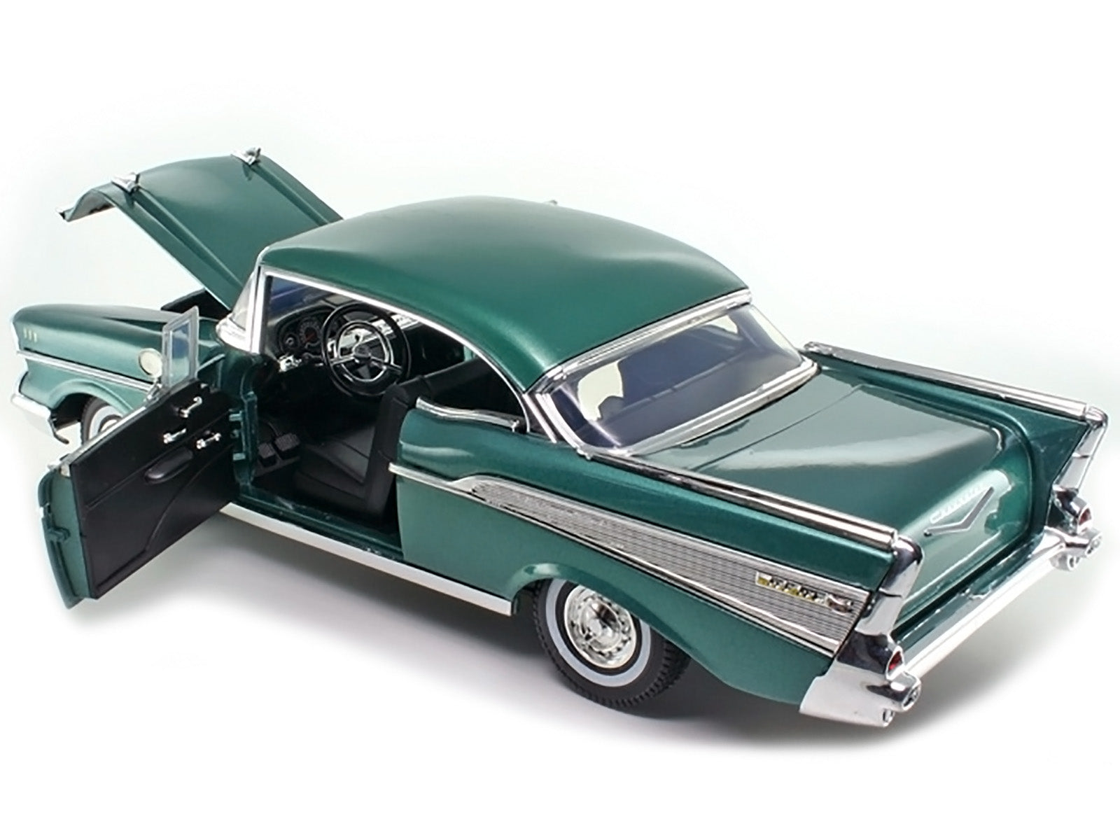 1957 Chevrolet Bel Air Hard Top Green 1/18 Diecast Model Car by Motormax - image 3