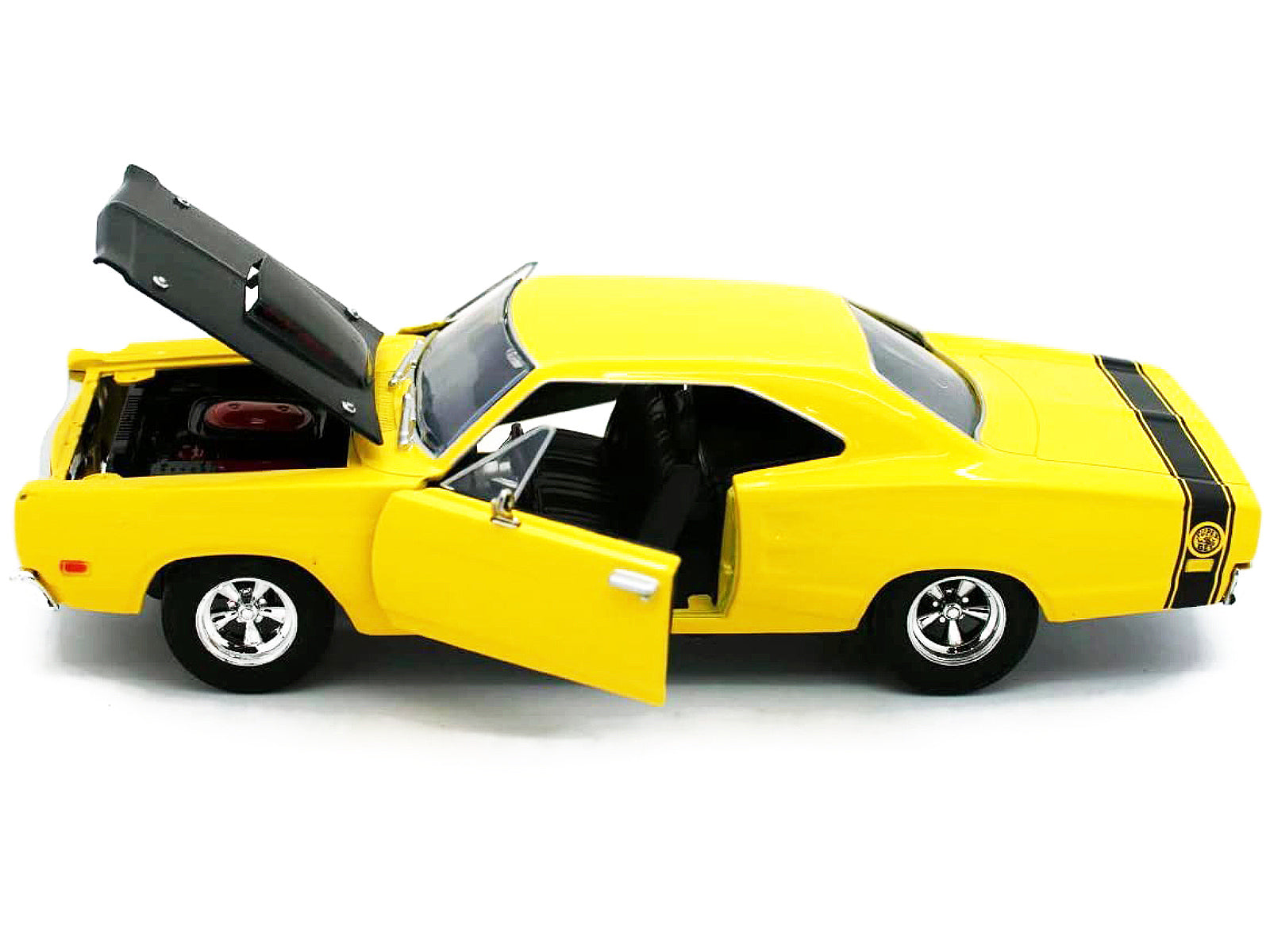 1969 Dodge Coronet Super Bee Yellow 1/24 Diecast Car Model by Motormax - image 3
