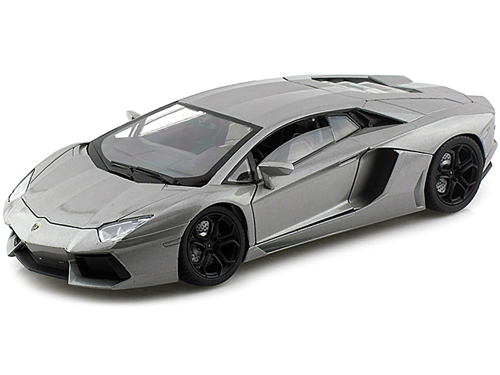 Lamborghini Aventador LP700-4 Gray Metallic 1/18 Diecast Model Car by Motormax - image 2