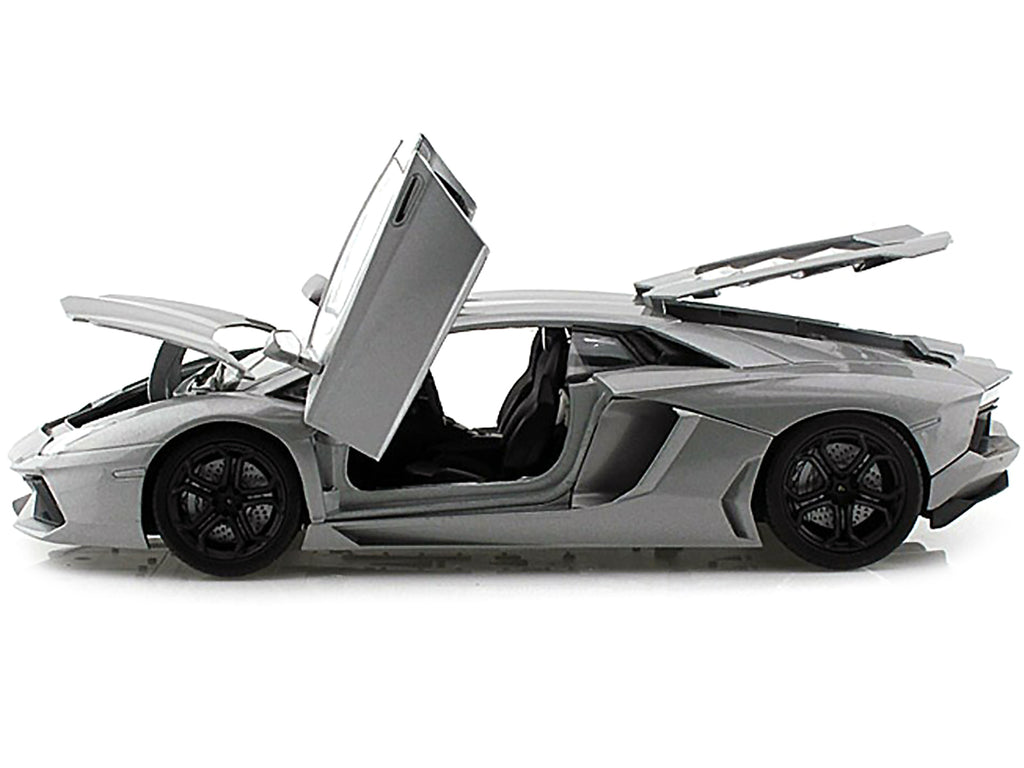 Lamborghini Aventador LP700-4 Gray Metallic 1/18 Diecast Model Car by Motormax - image 3