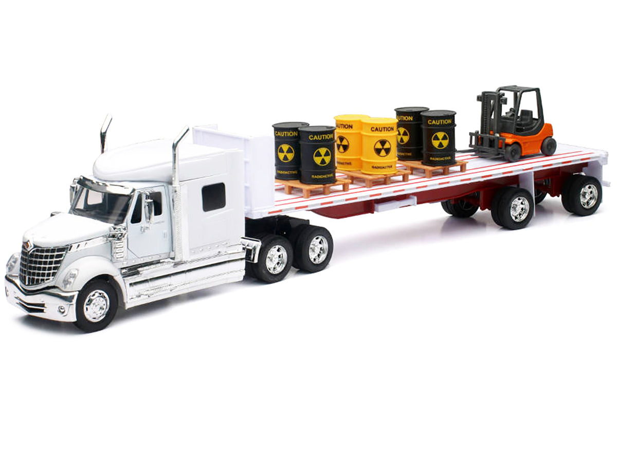 International Lonestar Flatbed Truck White with 6 Toxic Barrels 3 Pallets and Forklift "Long Haul Trucker" Series 1/32 Diecast Model by New Ray - image 2